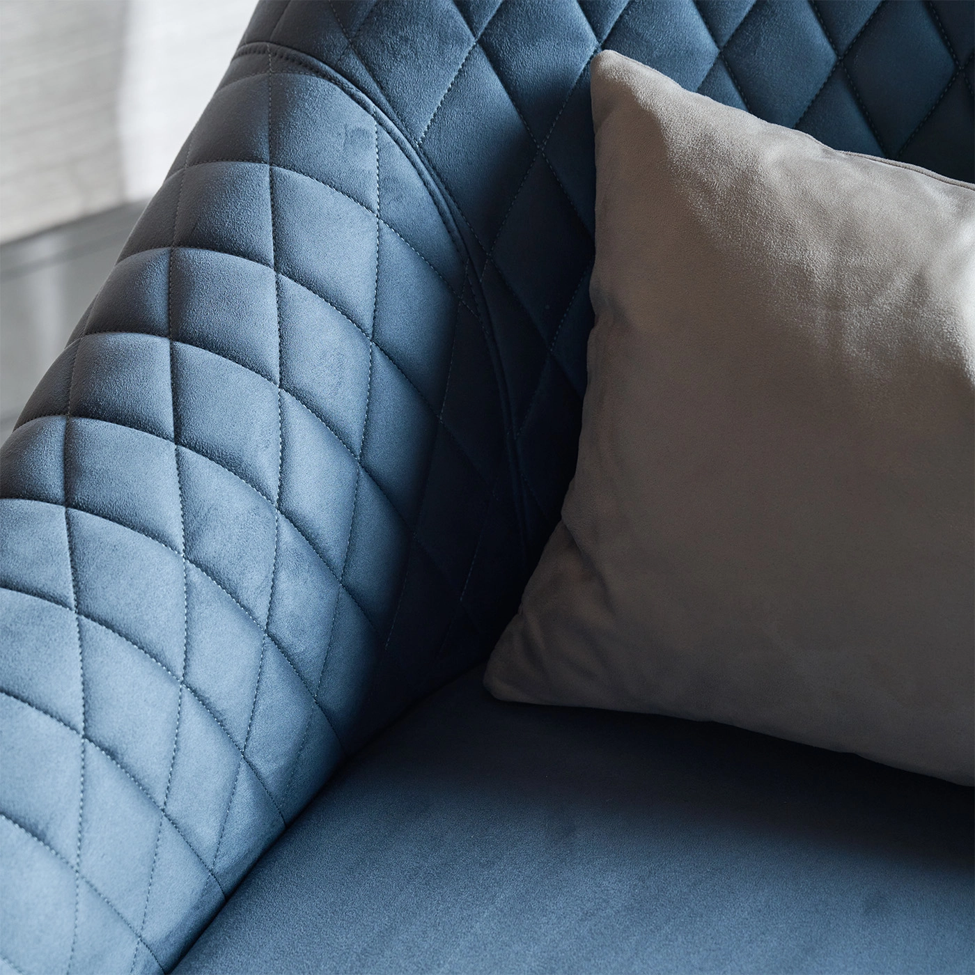 Right Corner Sofa, Upholstered With Quilted Design - Image 3